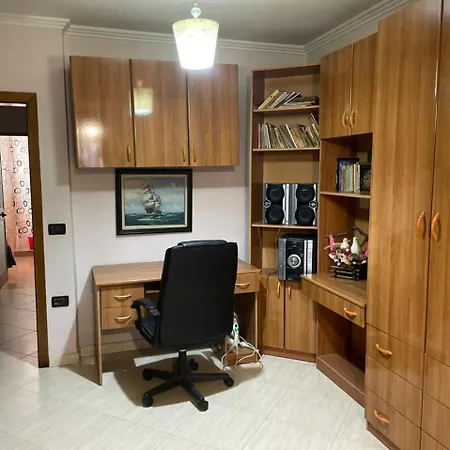 Tirana Apartment アパート ティラナ