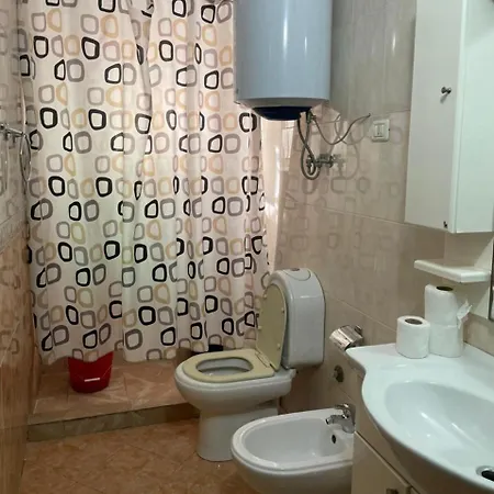 Tirana Apartment ティラナ